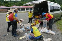 認定環境NPO法人富士山クラブ主催「富士山麓の清掃活動」協力